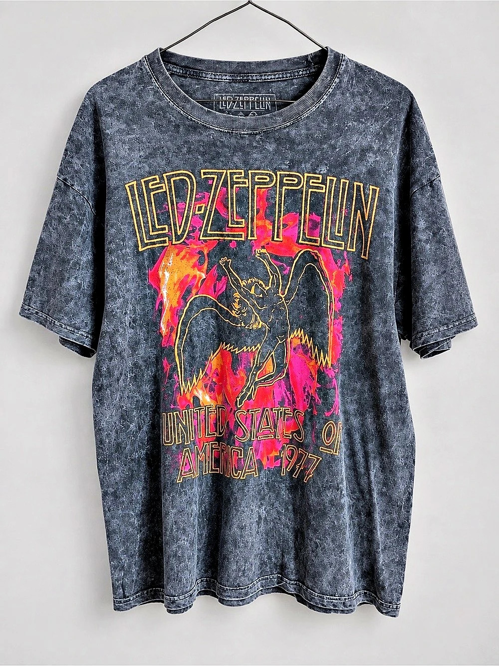 Led Zeppelin Graphic Band Tee in Black Like New